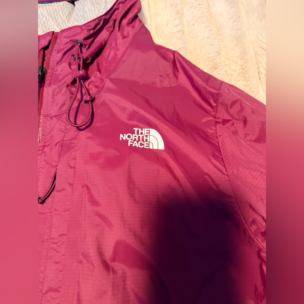 The North Face Women's Mulberry Raincoat Size XL - Picture 2 of 8